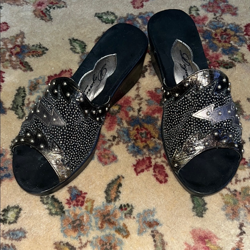 Elegant Black and Silver Open-Toe Sandals - Picture 1 of 12